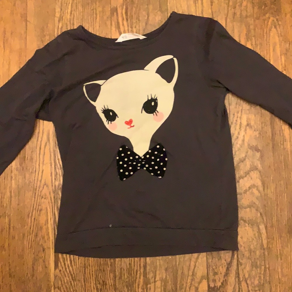 Cute H&M cat shirt for children size 7-10